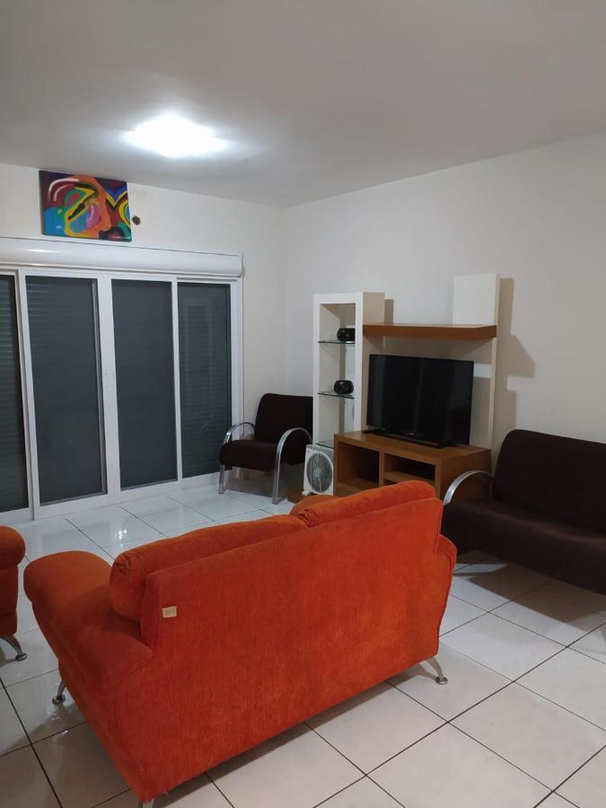 Apartamento espaçoso com estacionamento incluído Foz do Iguaçu Exterior foto